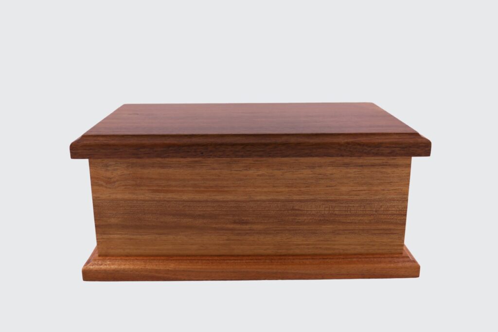Blackwood – Large Timber Urn