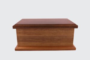 Blackwood – Large Timber Urn